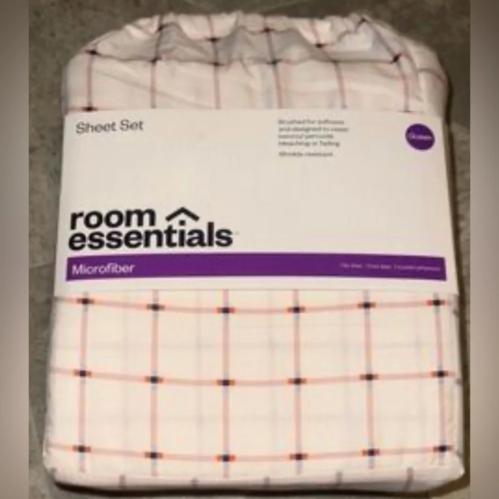 4-Piece Queen Sheet Set Room Essentials NWT - Picture 5 of 6